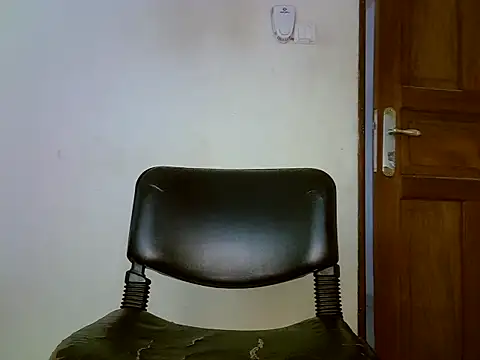 Snapshot of SWEETRENNE_ chatting on 17, 3, 2025 SWEETRENNE online show from 17, 3, 2025