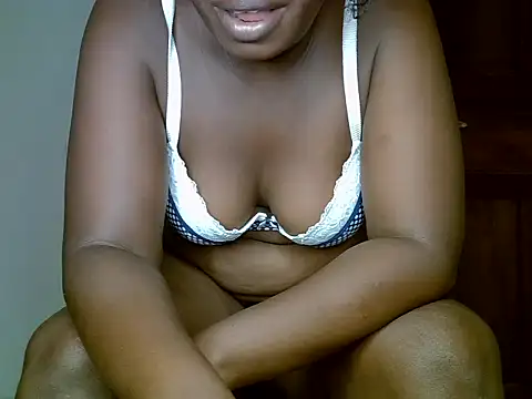 Snapshot of SWEETRENNE_ chatting on 23, 3, 2025 SWEETRENNE online show from 23, 3, 2025