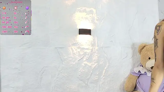 zorravioletta1 online show from 8, 11, 2025