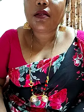 Snapshot of Swapna_143 chatting on 2, 2, 2025 Swapna 143 online show from 2, 2, 2025