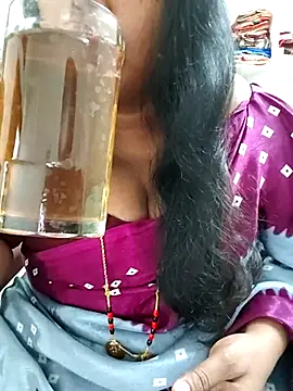 Snapshot of Swapna_143 chatting on 25, 10, 2025 Swapna 143 online show from 25, 10, 2025