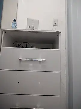 kBossgirls online show from 1, 12, 2025