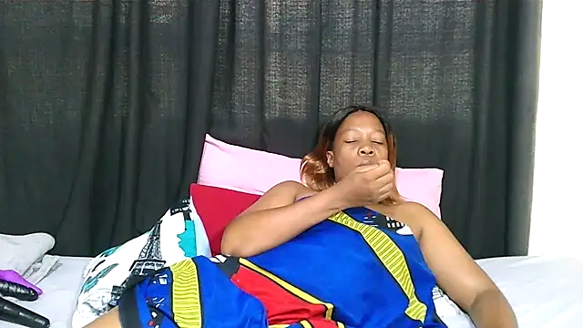 DIRTYTALKINQUEEN online show from 24, 1, 2025