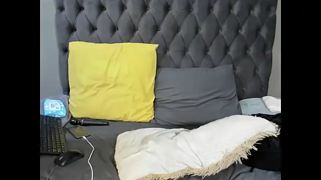 DIRTYTALKINQUEEN online show from 3, 10, 2025