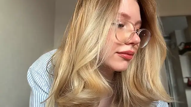 HoneyAudrey online show from 28, 2, 2025