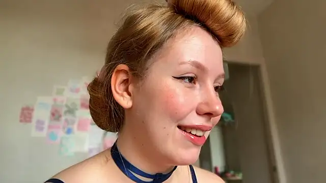 Snapshot of HoneyAudrey chatting on 14, 5, 2026 HoneyAudrey online show from 14, 5, 2026