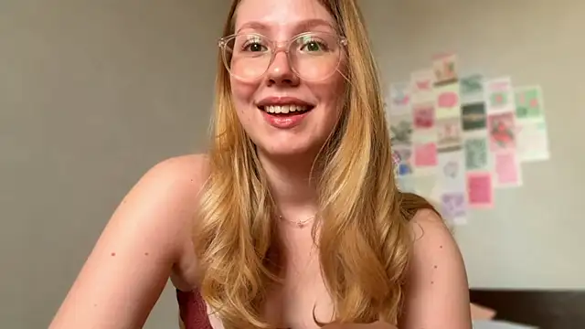 Snapshot of HoneyAudrey chatting on 21, 5, 2026 HoneyAudrey online show from 21, 5, 2026