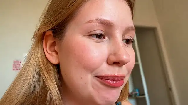 Snapshot of HoneyAudrey chatting on 5, 6, 2026 HoneyAudrey online show from 5, 6, 2026