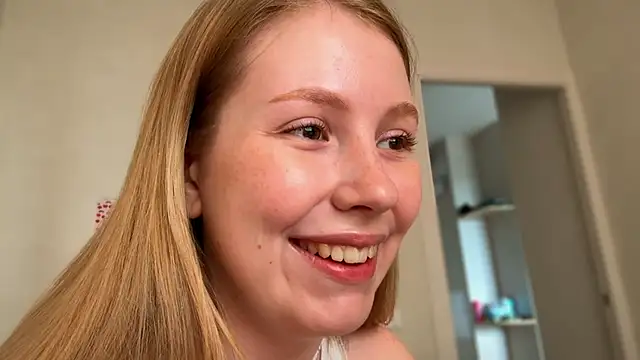 Snapshot of HoneyAudrey chatting on 9, 6, 2026 HoneyAudrey online show from 9, 6, 2026