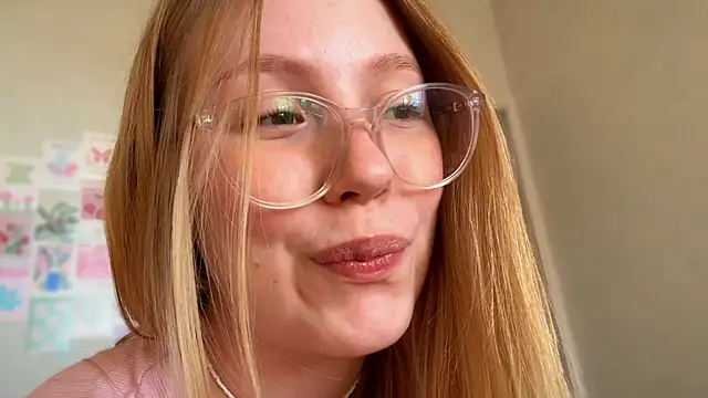 Snapshot of HoneyAudrey chatting on 10, 6, 2026 HoneyAudrey online show from 10, 6, 2026