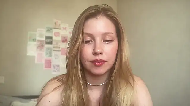 Snapshot of HoneyAudrey chatting on 25, 6, 2026 HoneyAudrey online show from 25, 6, 2026