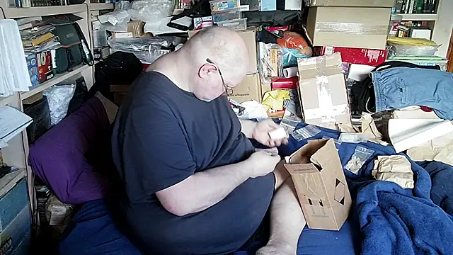 Snapshot of hadeszeuss2 chatting on 3, 2, 2026 hadeszeuss2 online show from 3, 2, 2026