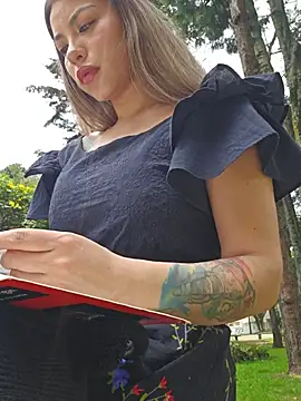 Snapshot of Karen_San_Miguel chatting on 11, 3, 2025 Karen San Miguel online show from 11, 3, 2025