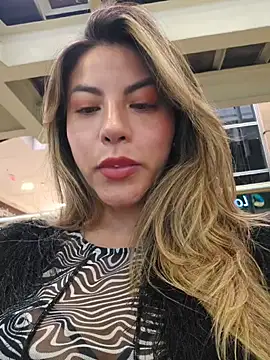 Snapshot of Karen_San_Miguel chatting on 7, 10, 2025 Karen San Miguel online show from 7, 10, 2025