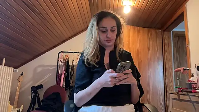 Snapshot of JeSuisUnTapin chatting on 25, 9, 2025 JeSuisUnTapin online show from 25, 9, 2025