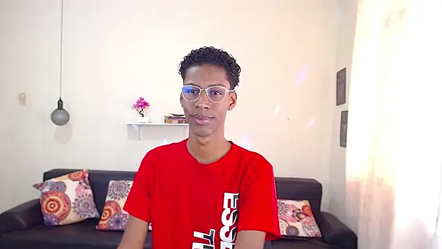 Snapshot of maiki18_ chatting on 15, 1, 2025 maiki18 online show from 15, 1, 2025