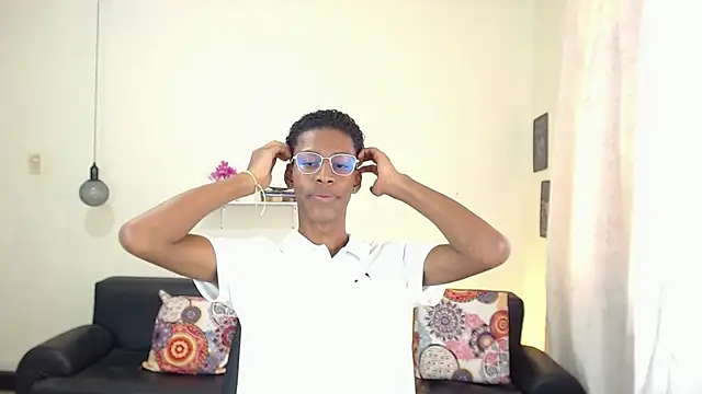 Snapshot of maiki18_ chatting on 3, 2, 2025 maiki18 online show from 3, 2, 2025