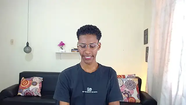 Snapshot of maiki18_ chatting on 5, 2, 2025 maiki18 online show from 5, 2, 2025