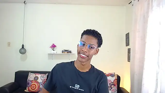 Snapshot of maiki18_ chatting on 5, 2, 2025 maiki18 online show from 5, 2, 2025