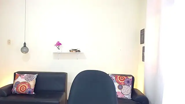 Snapshot of maiki18_ chatting on 18, 2, 2025 maiki18 online show from 18, 2, 2025