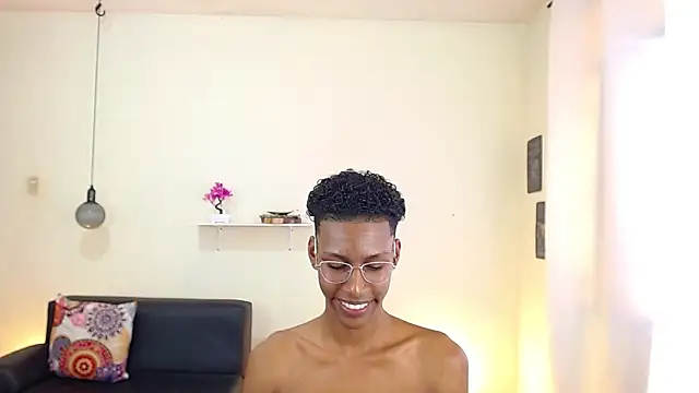 Snapshot of maiki18_ chatting on 24, 2, 2025 maiki18 online show from 24, 2, 2025