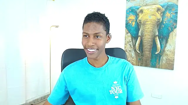 Snapshot of maiki18_ chatting on 3, 10, 2025 maiki18 online show from 3, 10, 2025