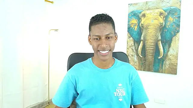 Snapshot of maiki18_ chatting on 15, 10, 2025 maiki18 online show from 15, 10, 2025