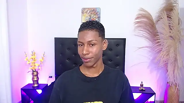 maiki18  online show from 1, 11, 2025