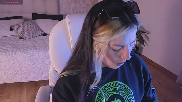 brandy sweet  online show from 26, 9, 2025