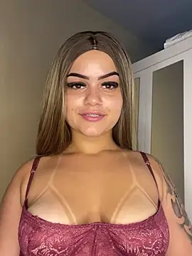 Snapshot of Lolacavalona chatting on 5, 12, 2024 Lolacavalona online show from 5, 12, 2024