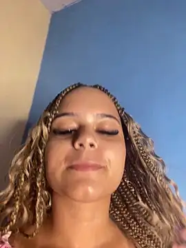 Snapshot of Lolacavalona chatting on 23, 1, 2025 Lolacavalona online show from 23, 1, 2025