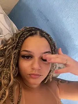 Snapshot of Lolacavalona chatting on 3, 2, 2025 Lolacavalona online show from 3, 2, 2025