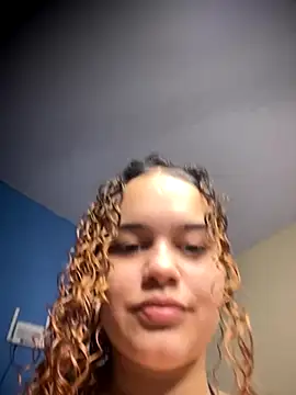 Snapshot of Lolacavalona chatting on 29, 9, 2025 Lolacavalona online show from 29, 9, 2025