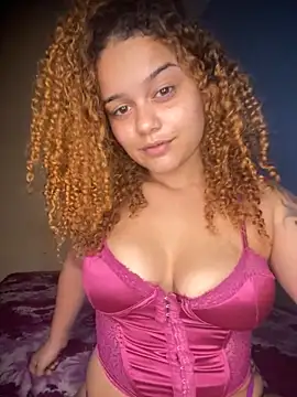 Snapshot of Lolacavalona chatting on 14, 10, 2025 Lolacavalona online show from 14, 10, 2025