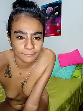 Snapshot of Leslly_ chatting on 11, 12, 2024 Leslly online show from 11, 12, 2024