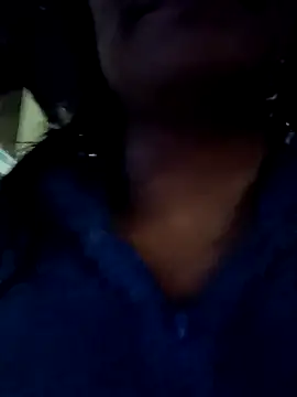Snapshot of Leslly_ chatting on 4, 1, 2025 Leslly online show from 4, 1, 2025