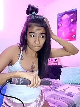Snapshot of Leslly_ chatting on 12, 1, 2025 Leslly online show from 12, 1, 2025