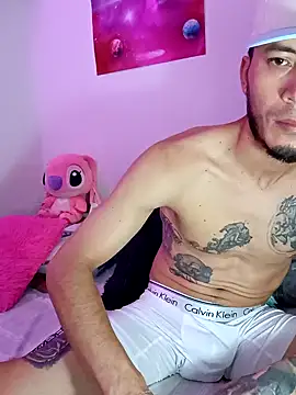 Snapshot of Leslly_ chatting on 1, 2, 2025 Leslly online show from 1, 2, 2025