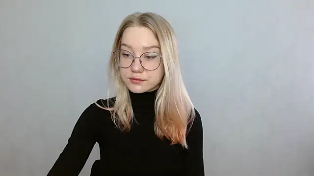 cindi hot online show from 3, 2, 2025