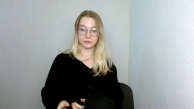 cindi hot online show from 18, 3, 2025