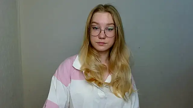 cindi hot online show from 18, 11, 2025