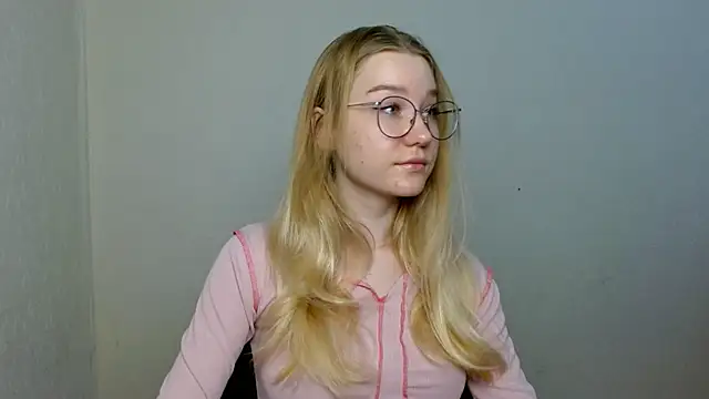 cindi hot online show from 23, 11, 2025