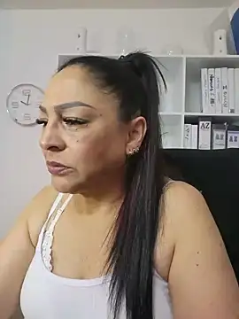 Snapshot of Gina_Myers chatting on 28, 5, 2026 Gina Myers online show from 28, 5, 2026