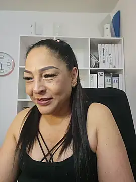 Snapshot of Gina_Myers chatting on 7, 6, 2026 Gina Myers online show from 7, 6, 2026