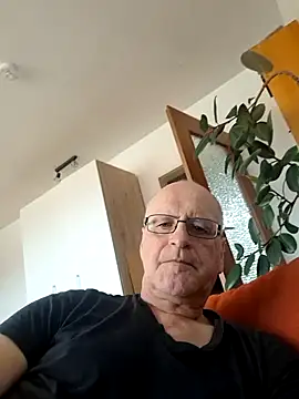 Milkasahne64 online show from 18, 10, 2025