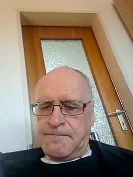 Milkasahne64 online show from 12, 2, 2026