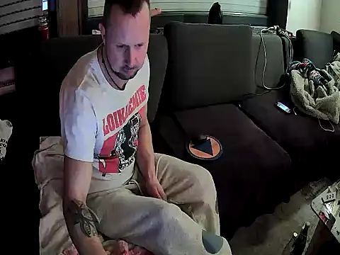 Snapshot of Hornybiboy66 chatting on 23, 11, 2025 Hornybiboy66 online show from 23, 11, 2025