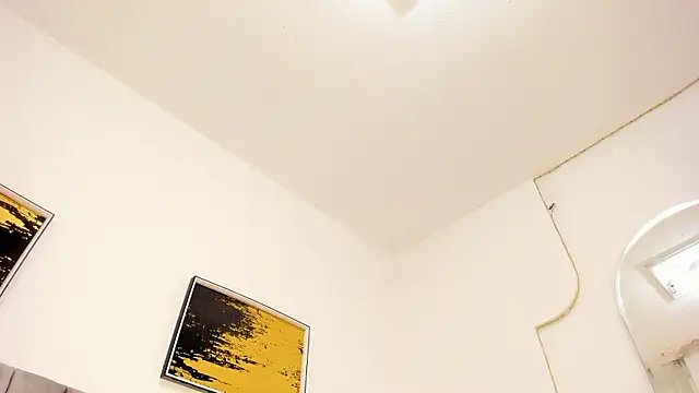 kareena basu online show from 3, 2, 2026