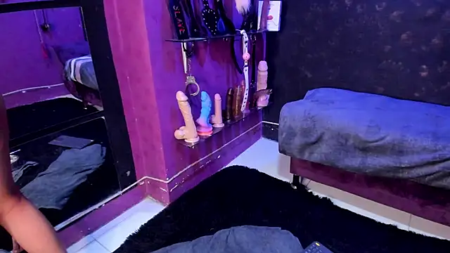 Alexa Slave online show from 4, 2, 2025