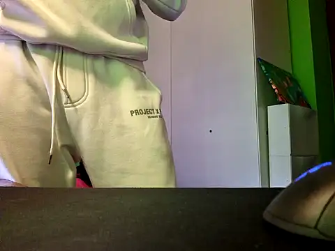 Snapshot of MASTERMONEY chatting on 20, 10, 2025 MASTERMONEY online show from 20, 10, 2025